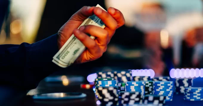 Eπιστροφή χρημάτων στο πόκερ… αν έχασες από ρομπότ!
