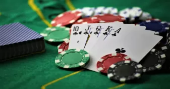 i-kerdofora-agora-toy-poker